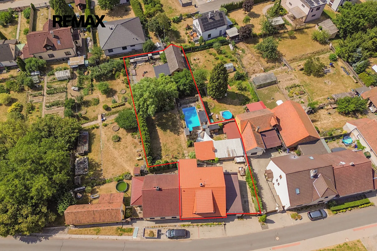 Prodej rodinného domu 230 m², pozemek 1093 m²